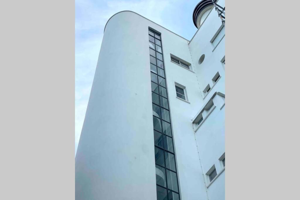 Elegant Studio Et Parking Dans Batiment Historique Saint-Tropez Zewnętrze zdjęcie